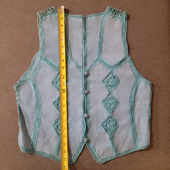 Vest - Picture 8 of 9